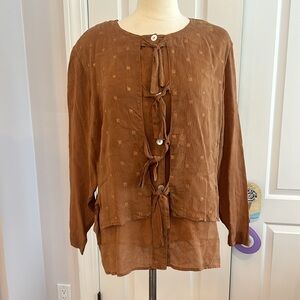 New Mieka top in perfect condition